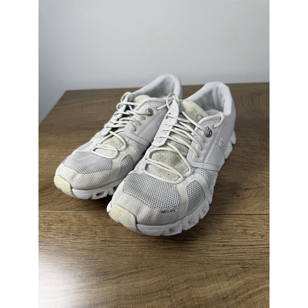 On Cloud Women’s Running Shoes White Gray Size 6